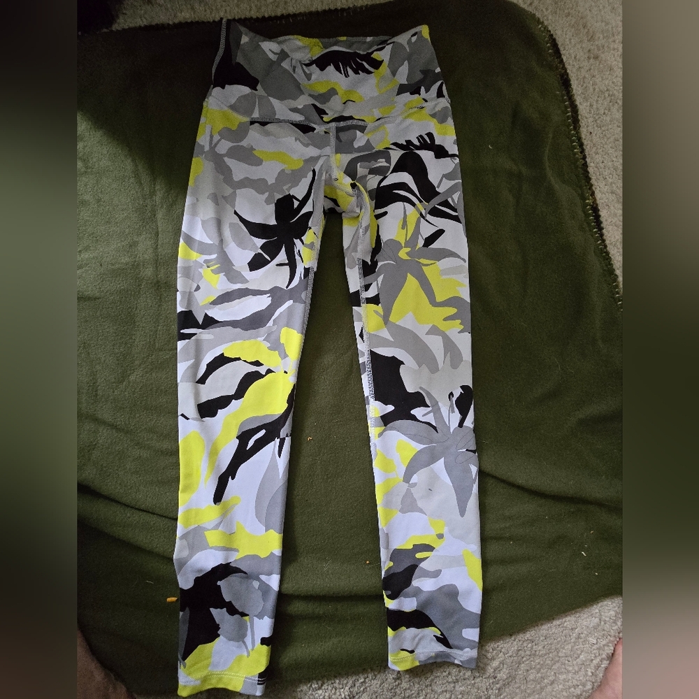Layer 8 Small Black/yellow/white Leggings, Excellent Condition